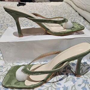 NWOT Elegant Green Women's Sandals